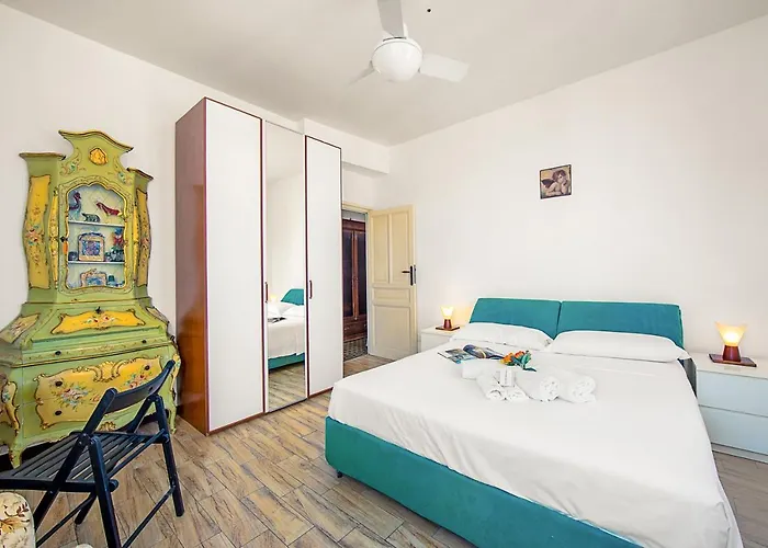 La Vie Enchanting Sea View - Happy Rentals