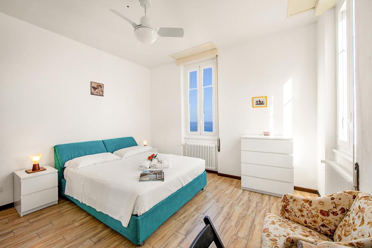 La Vie Enchanting Sea View - Happy
